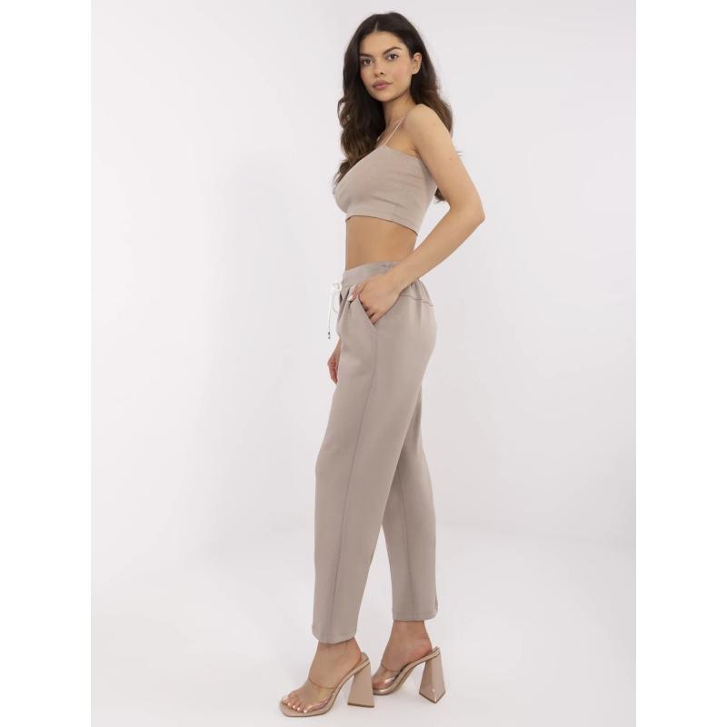 Sötétbézs alap nadrág zsinórral