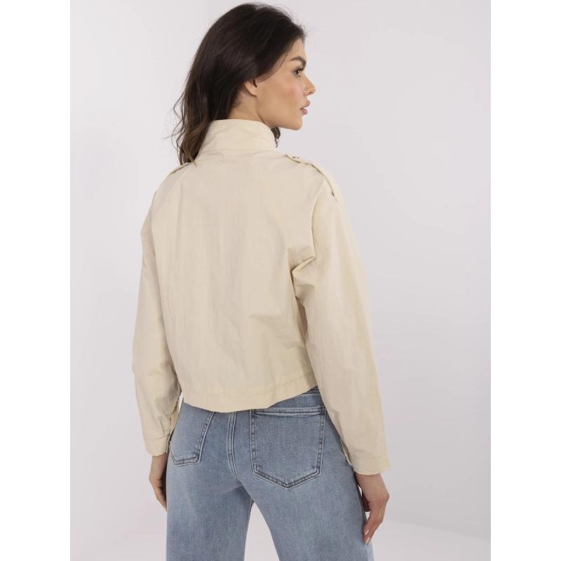 Bežový kabát so zipsom a patentkami