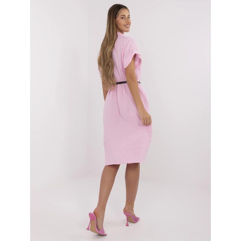 Světle růžové mušelínové šaty s knoflíky