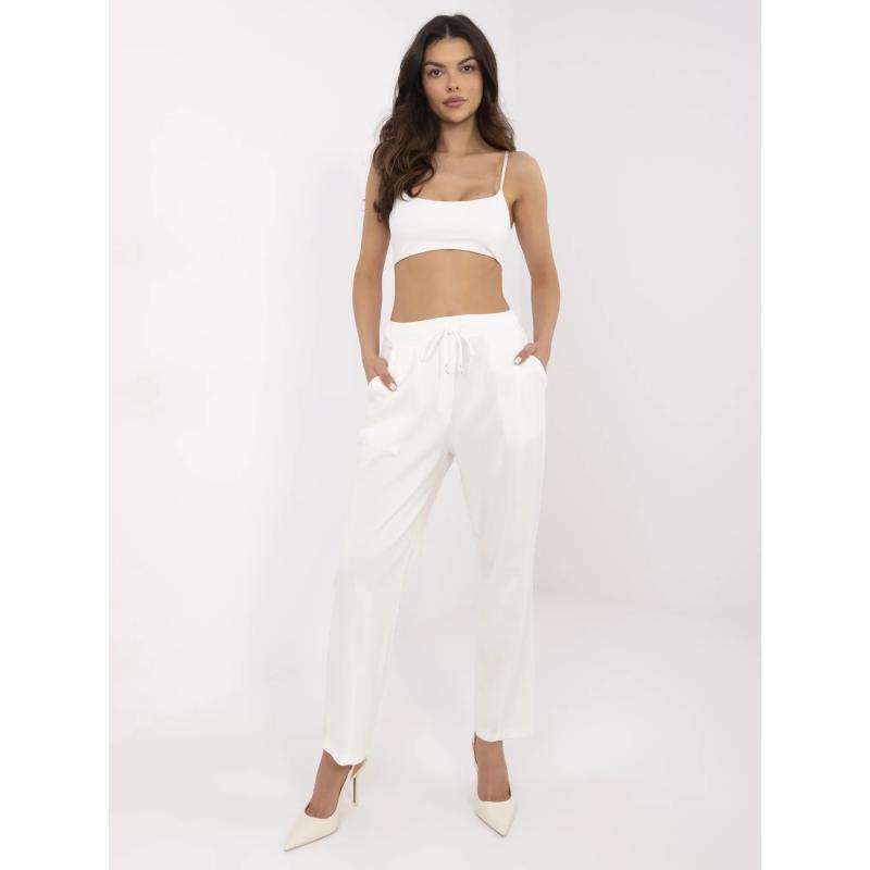 Ecru alap nadrág redőkkel