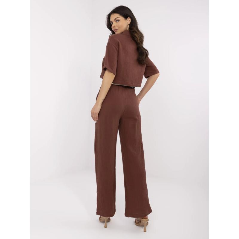 Hnědá mušelínová souprava s pleteným páskem