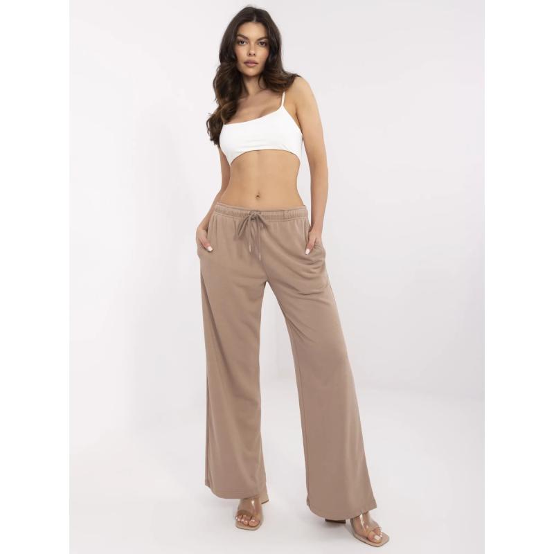Sötét bézs alap nadrág egyenes szárral