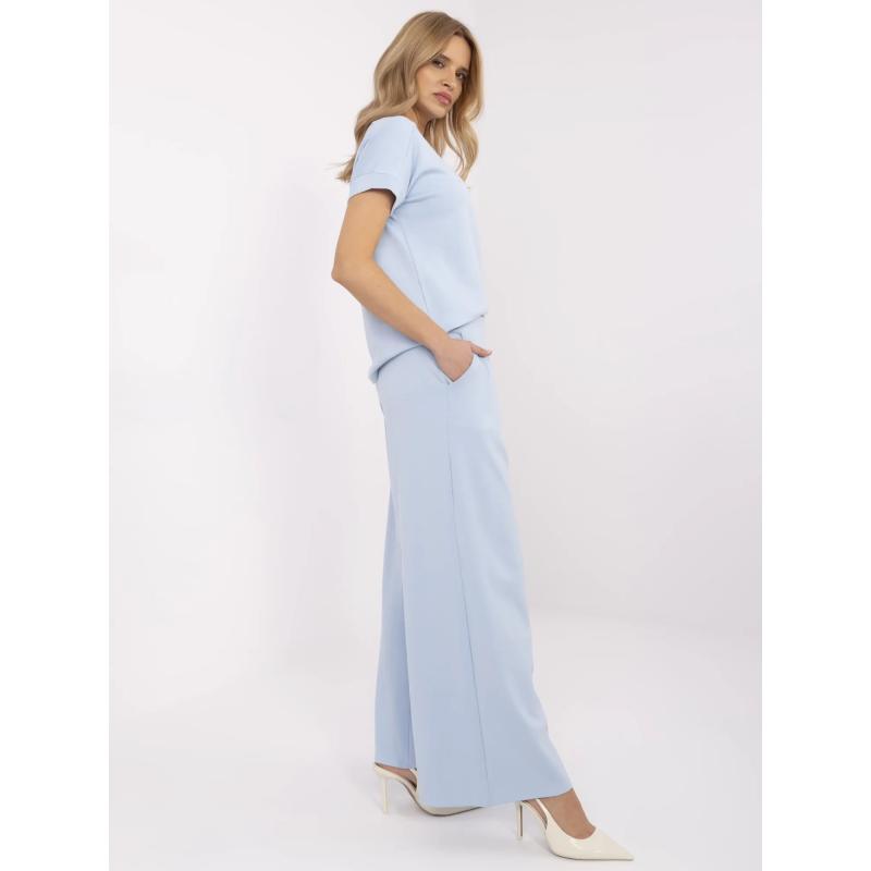 Világoskék alap palazzo nadrág