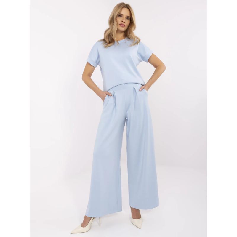 Világoskék alap palazzo nadrág