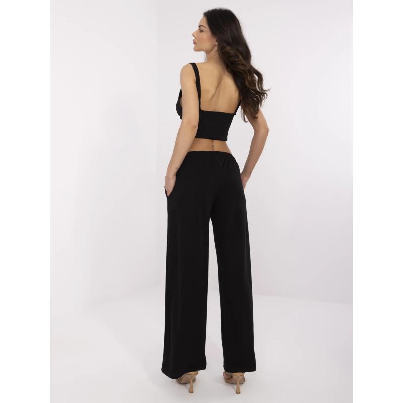 Fekete alapvető melegítő nadrág zsebekkel