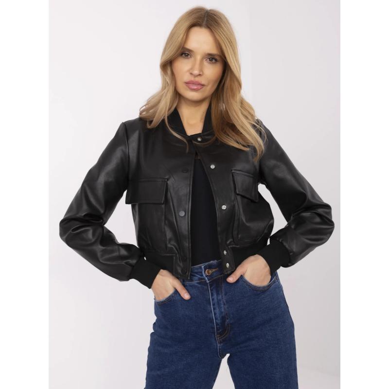 Čierna bomberová bunda z umelej kože s vreckami