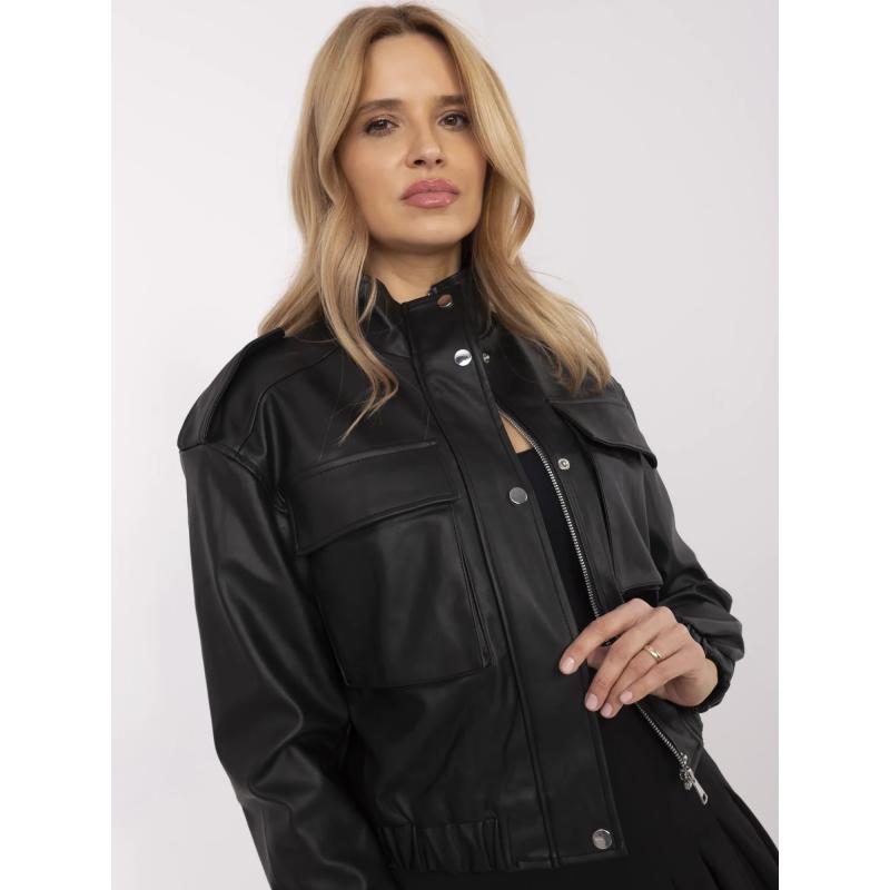 Čierna krátka bunda z umelej kože s vreckami
