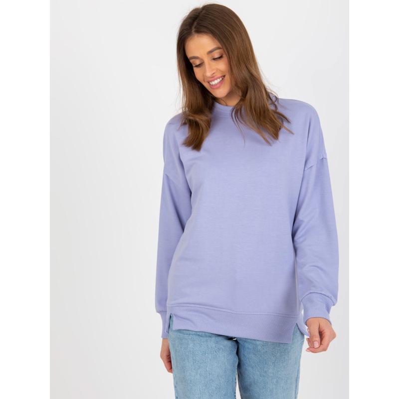 Világos lila, laza pulóver kapucni nélkül, hasítékokkal