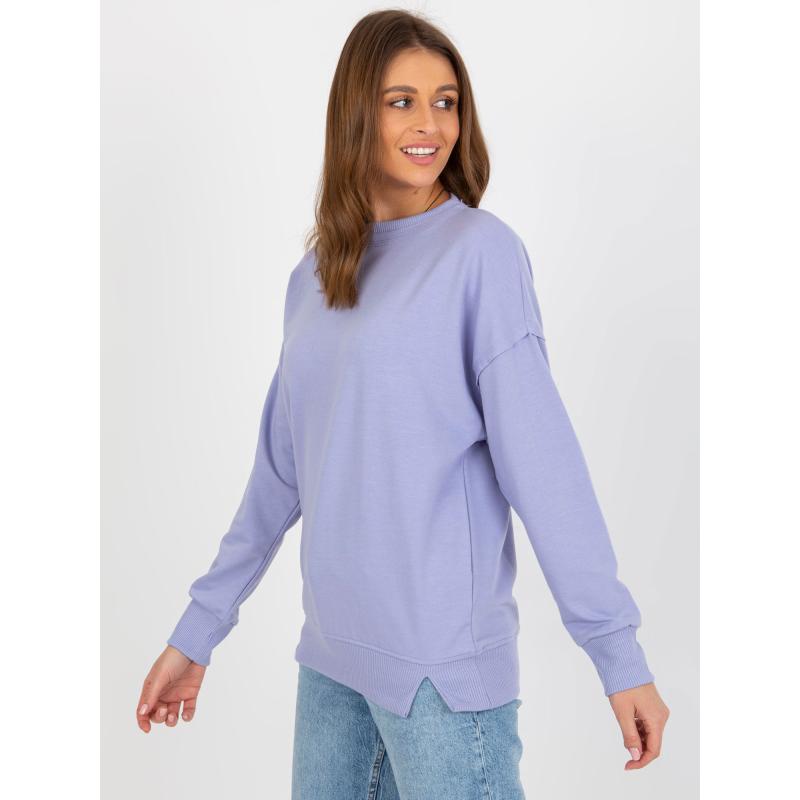 Világos lila, laza pulóver kapucni nélkül, hasítékokkal