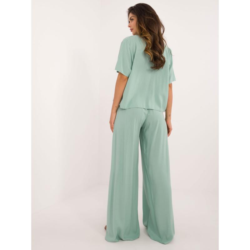 Pisztácia színű női nyári együttes rövid inggel