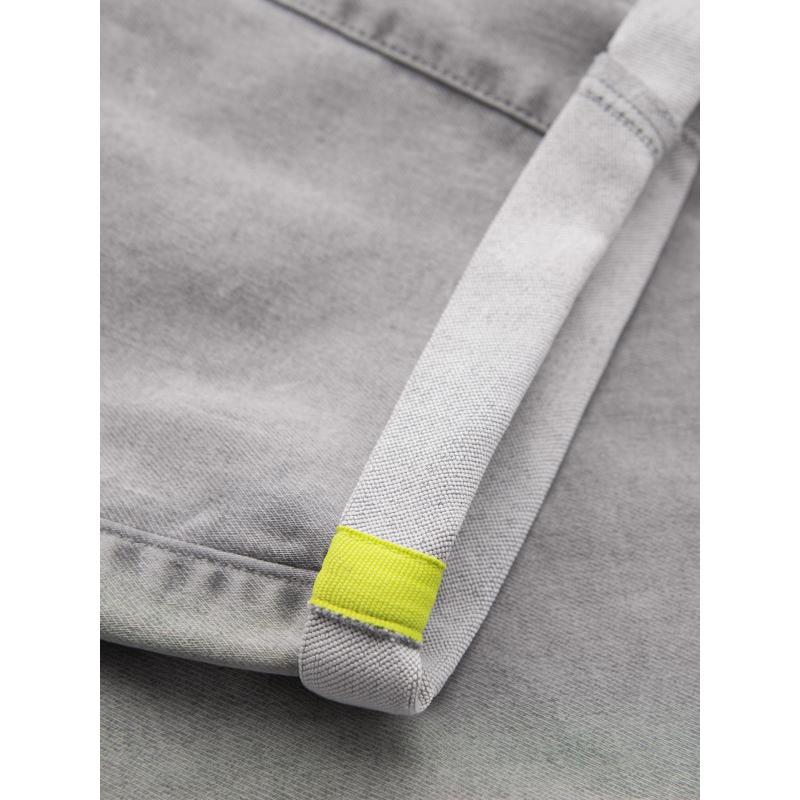 Pánské džínové kraťasy s ozdobným prošitím - světle šedé V1 OM-SRDS-0135