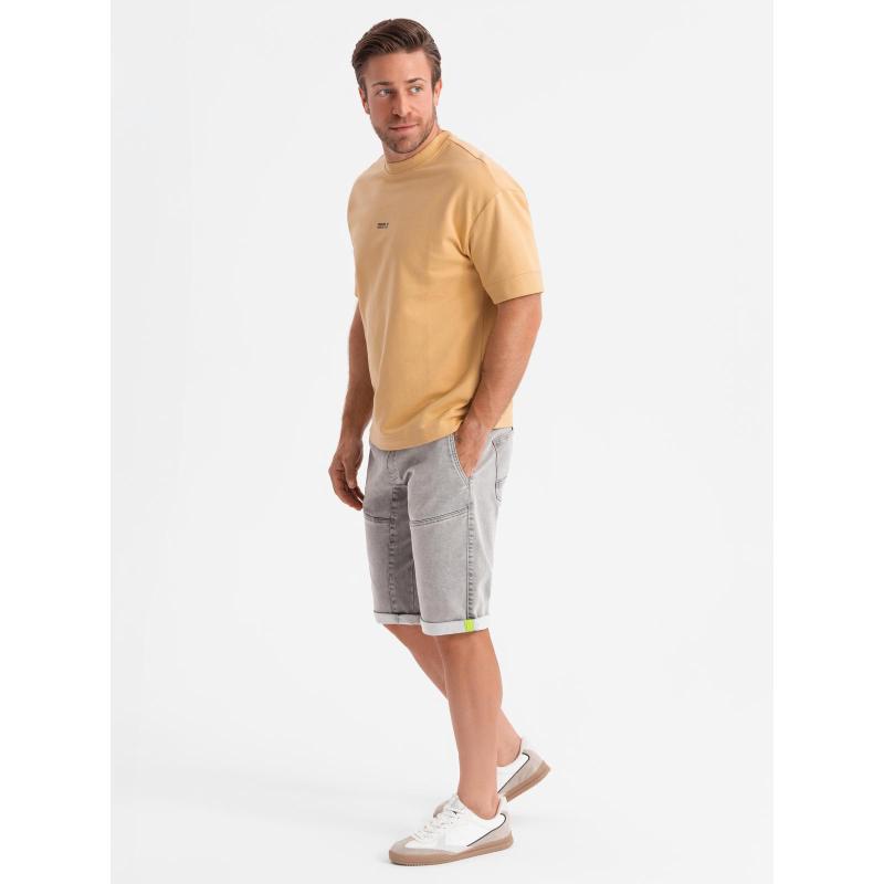 Pánské džínové kraťasy s ozdobným prošitím - světle šedé V1 OM-SRDS-0135