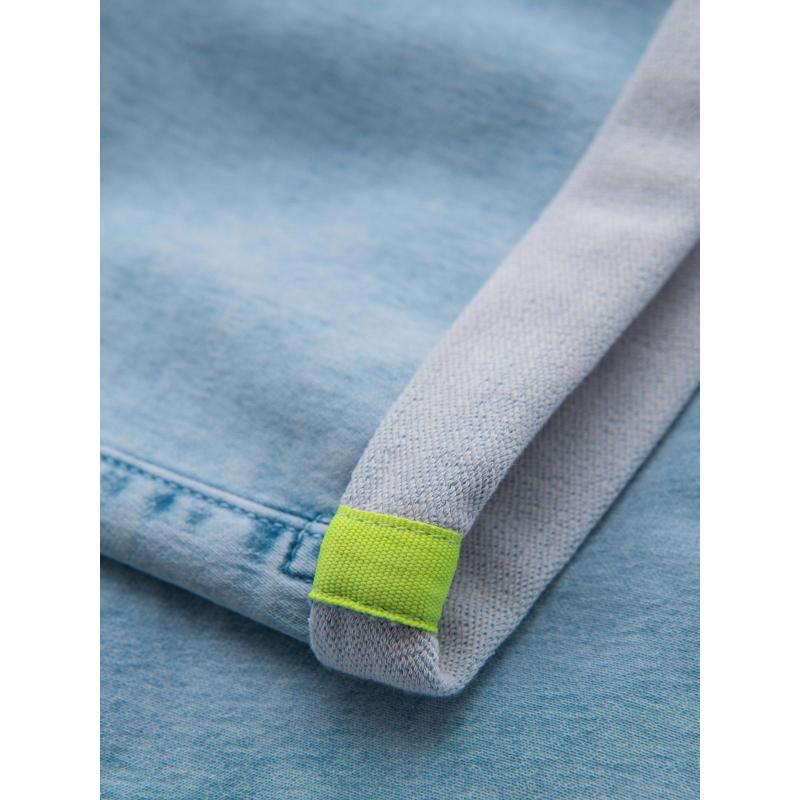 Pánske krátke džínsové šortky s ozdobným prešívaním - svetlomodré V2 OM-SRDS-0135