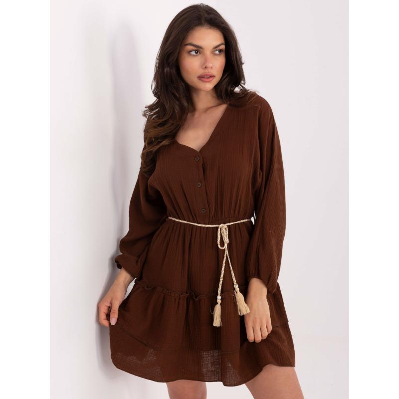 Muszlin ruha kötött övvel, sötétbarna
