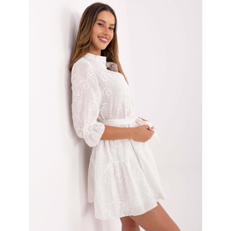 Fehér miniruha hímzéssel
