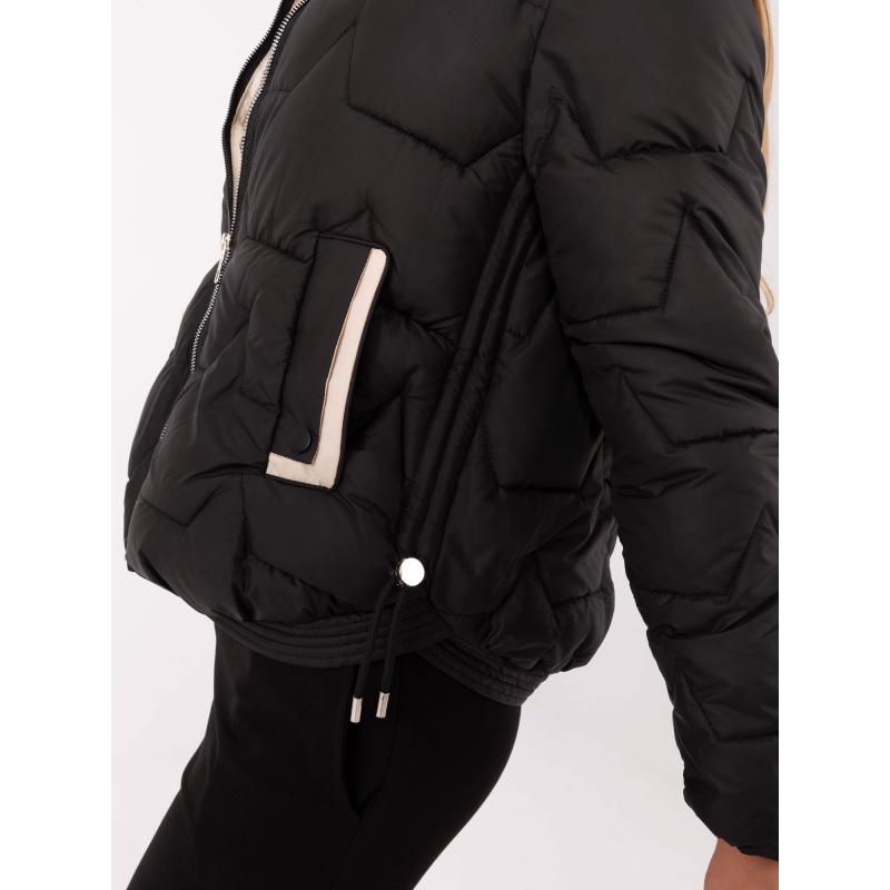 Fekete átmeneti kabát kapucnival