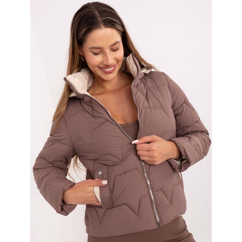 Barna átmeneti kabát zsebekkel