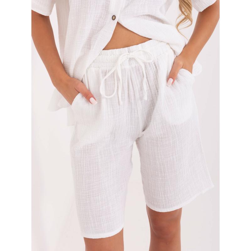 Bílá mušelínová souprava s bermudami