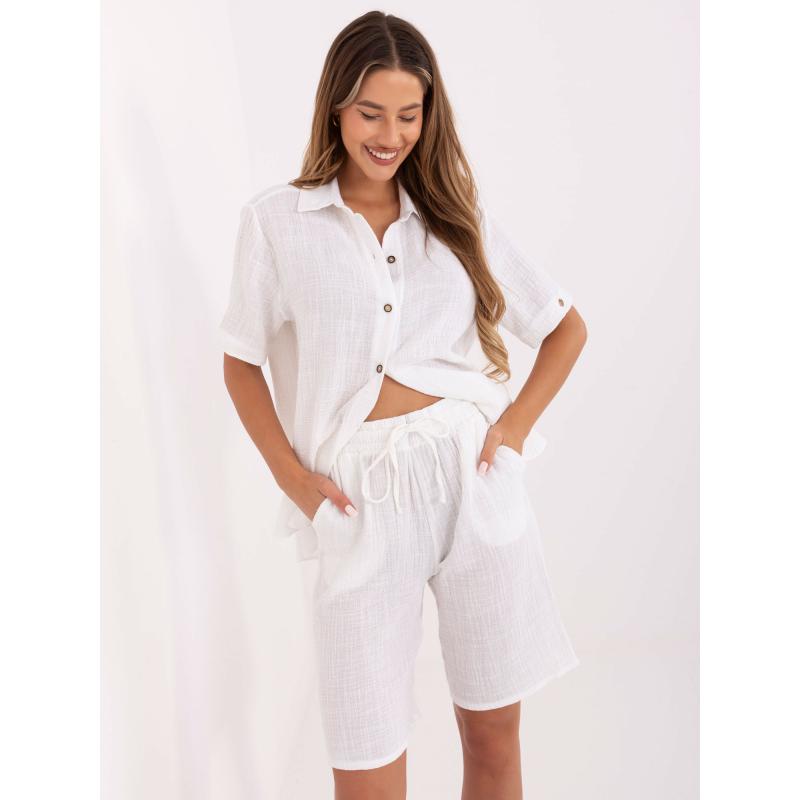 Bílá mušelínová souprava s bermudami