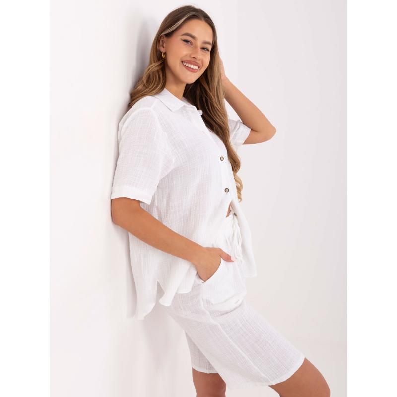 Bílá mušelínová souprava s bermudami