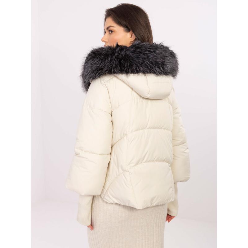 Svetlo béžová zimná bunda s prešívaním