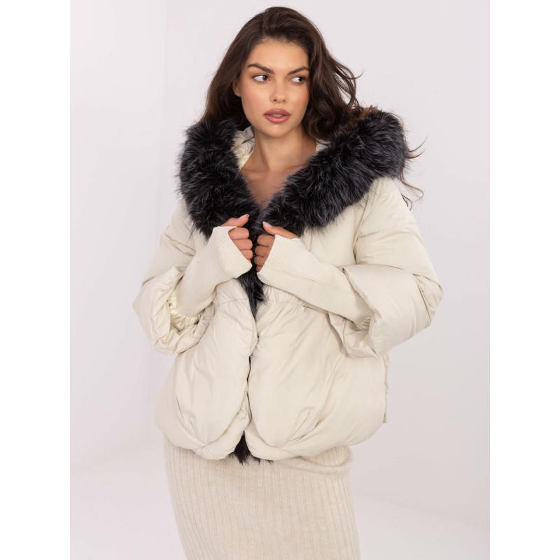 Svetlo béžová zimná bunda s prešívaním
