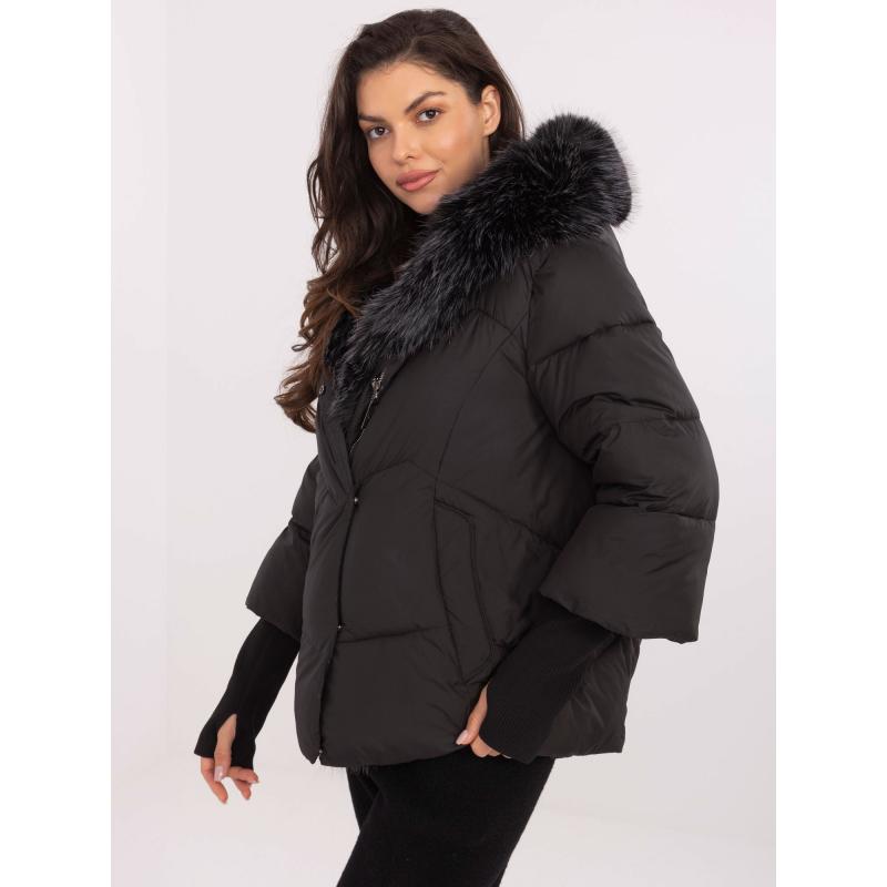 Čierna zimná bunda s kapucňou