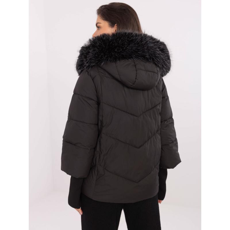 Čierna zimná bunda s kapucňou
