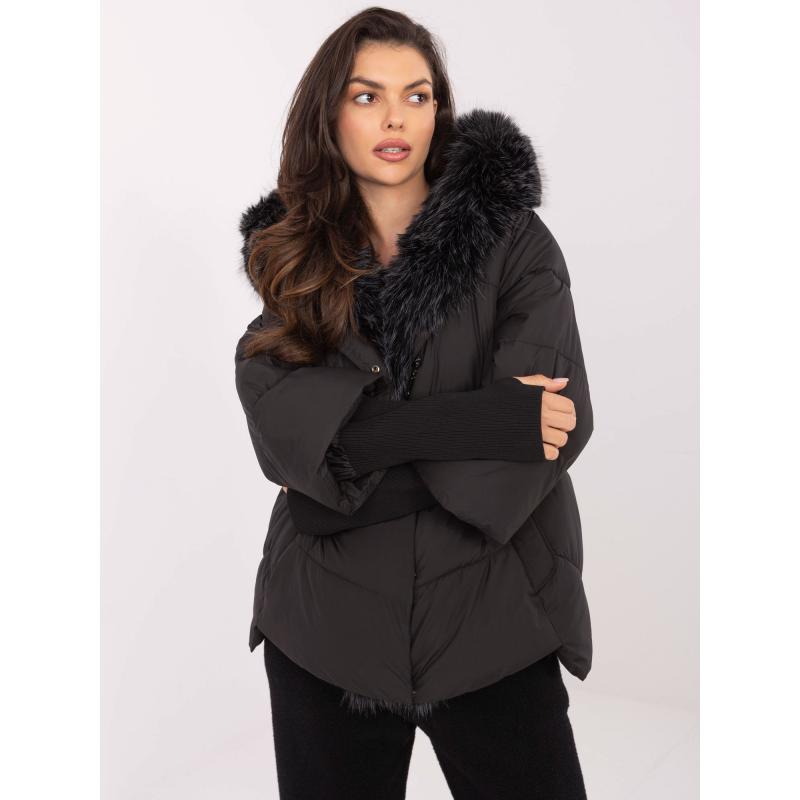 Čierna zimná bunda s kapucňou
