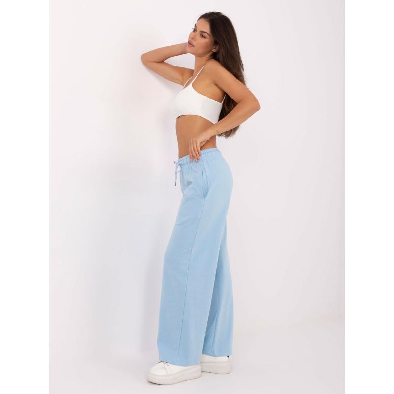 Světle modré tepláky se šňůrkou