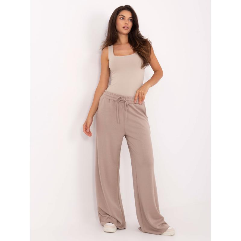 Sötét bézs melegítő nadrág zsebekkel