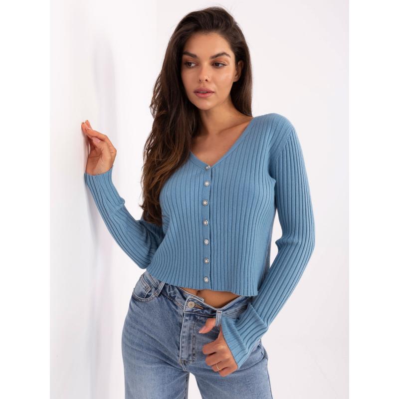 Világoskék pulóver csíkokkal