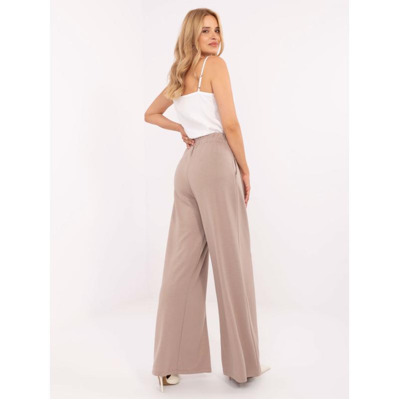 Tmavobežové basic tepláky