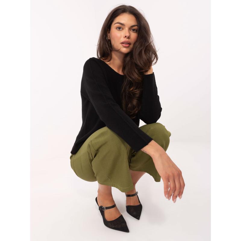 Světle béžový svetr s barevnými mašličkami