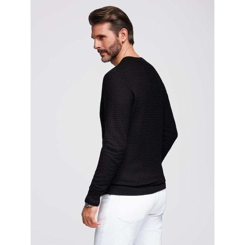 Férfi kényelmes pulóver vízszintes csíkokkal – sötétkék V1 OM-SWSW-0143