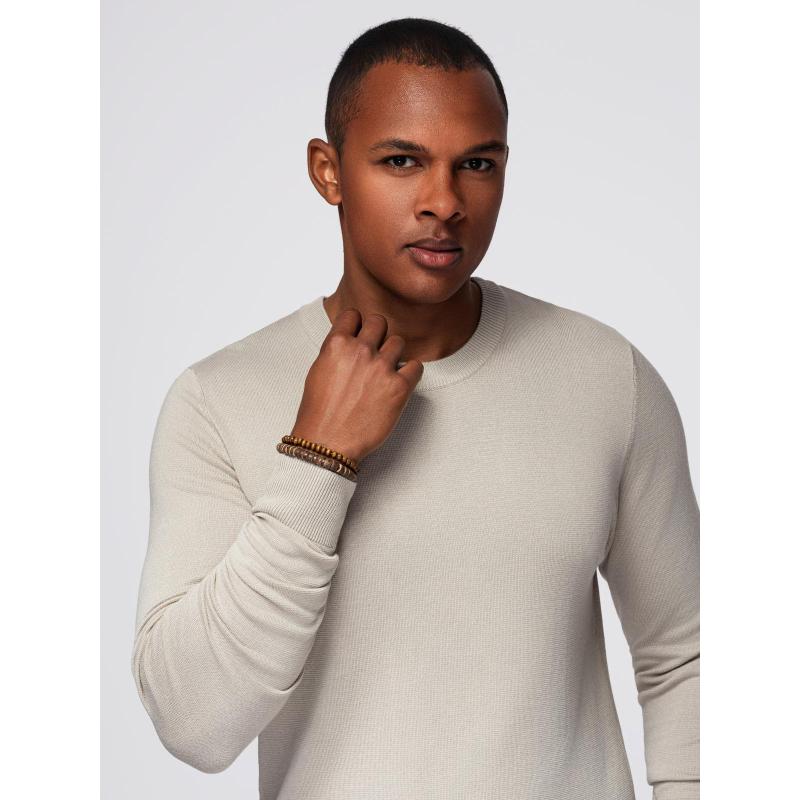 Férfi pulóver, kerek nyakkivágással, rugalmas kötött anyagból, klasszikus mintával – bézs V3 OM-SWSW-0183