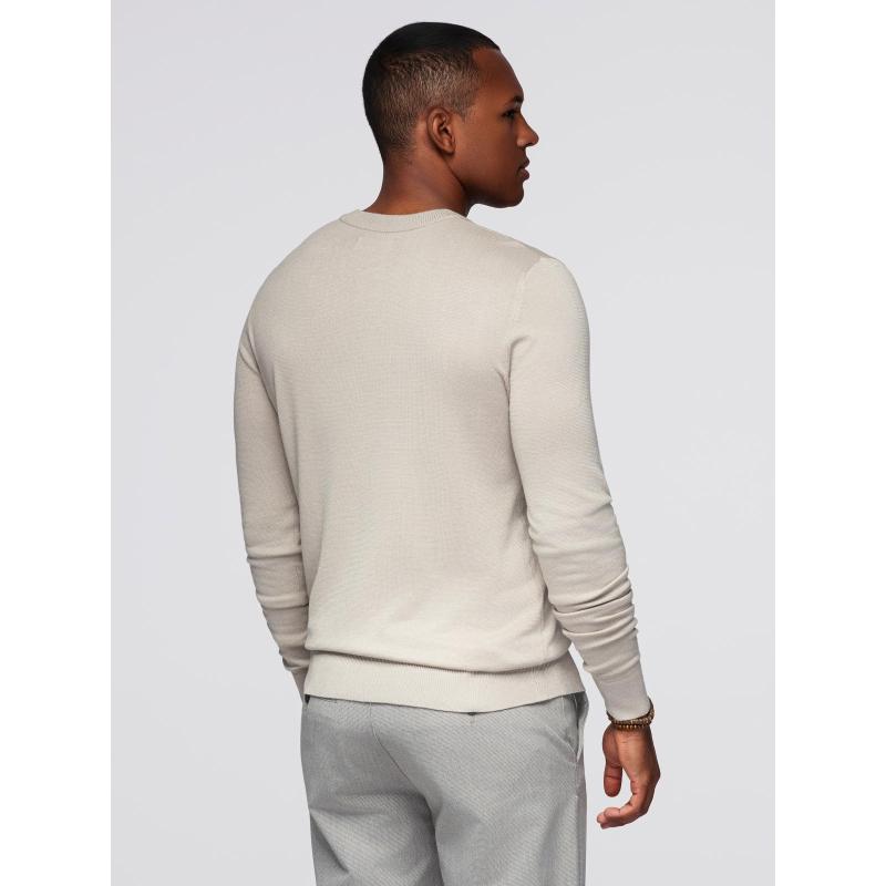 Férfi pulóver, kerek nyakkivágással, rugalmas kötött anyagból, klasszikus mintával – bézs V3 OM-SWSW-0183