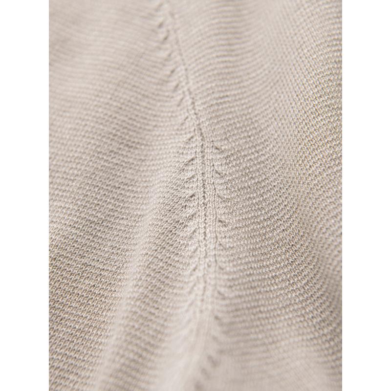 Férfi pulóver, kerek nyakkivágással, rugalmas kötött anyagból, klasszikus mintával – bézs V3 OM-SWSW-0183