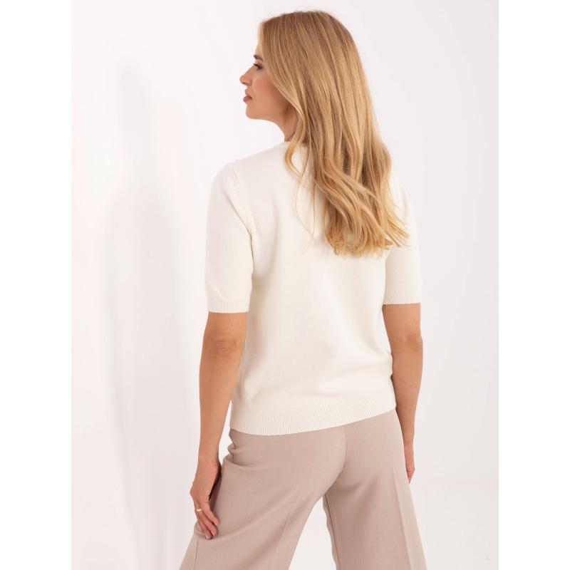 Svetlo béžový dámsky sveter s perličkami