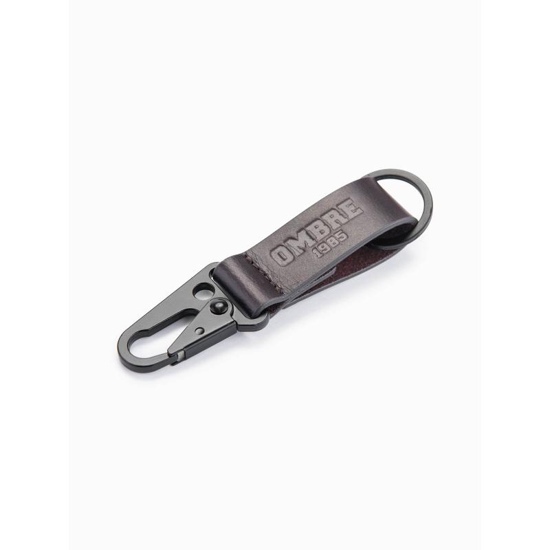 Dárková sada pro muže v cestovním stylu – stříbrná brož a klíčenka – Z105