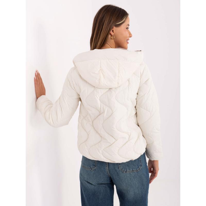 Ekru rövid steppelt kabát