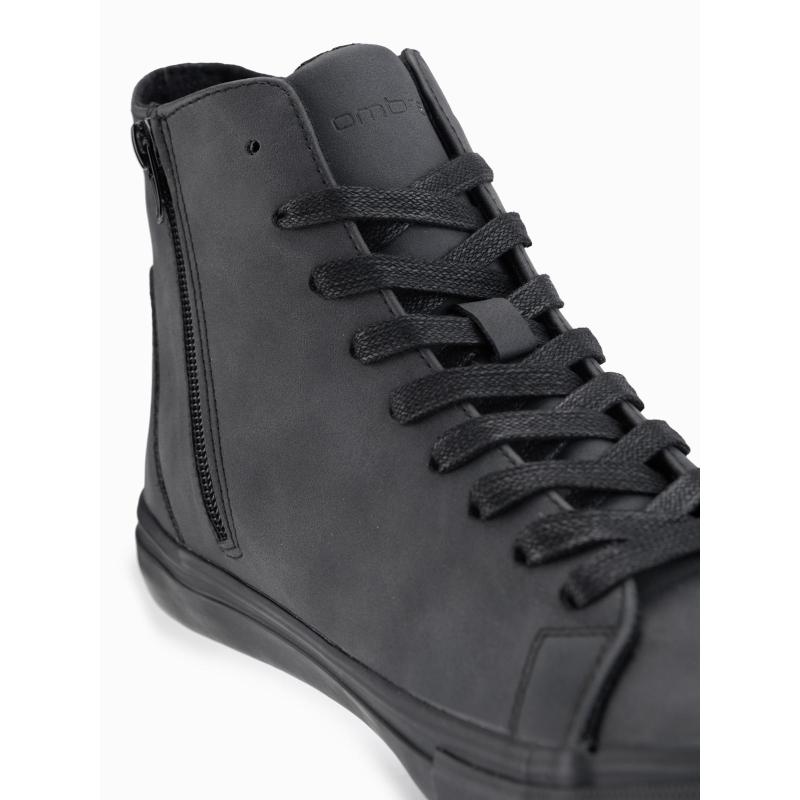 Férfi magas cipő matt textúrával és dombornyomott logóval – fekete V1 OM-FOTH-0185