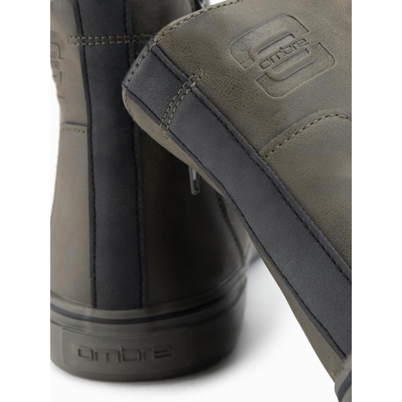 Pánské vysoké tenisky s matnou texturou a reliéfním logem – tmavě olivové V2 OM-FOTH-0185