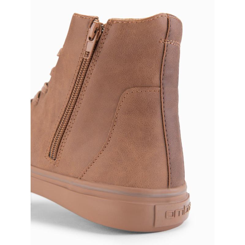 Férfi magas cipő matt textúrával és dombornyomott logóval – világosbarna V3 OM-FOTH-0185