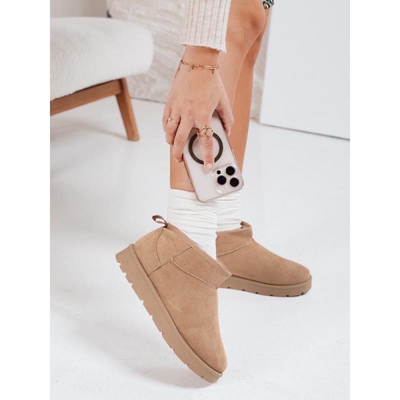 Női bézs színű, platformos téli csizma