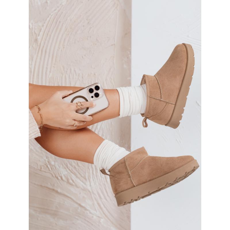 Női bézs színű, platformos téli csizma