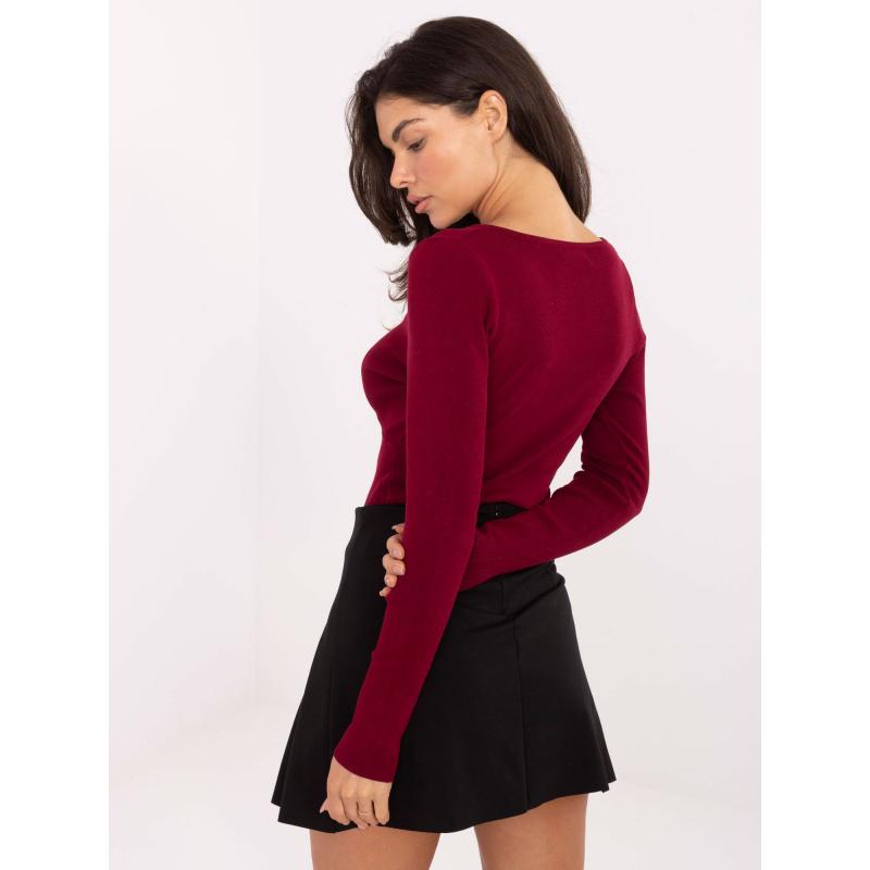 Elegáns bordó pulóver díszítőelemekkel