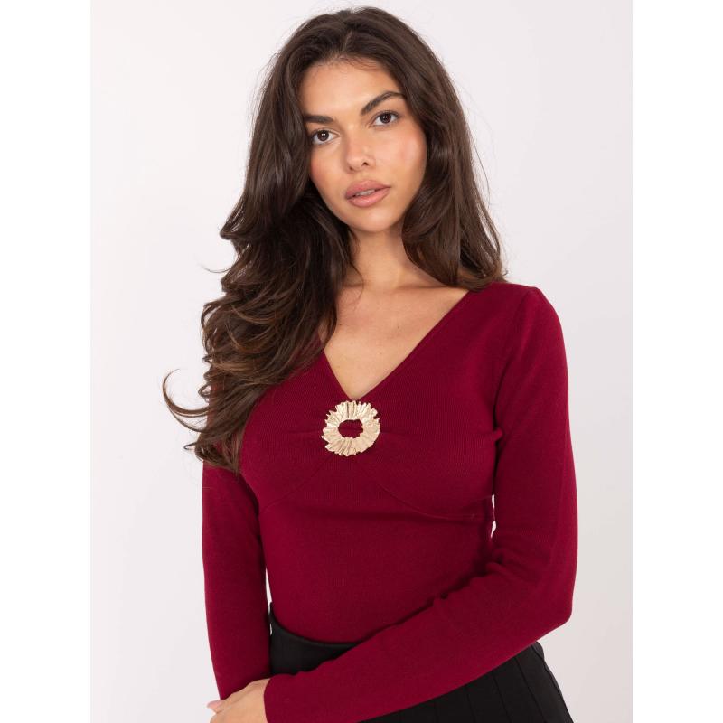 Elegáns bordó pulóver díszítőelemekkel