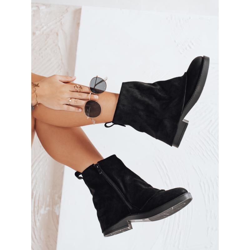 Női szarvasbőr bokacsizma felhajtott felsőrésszel, fekete