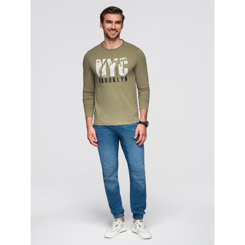 Pánské tričko s dlouhým rukávem s městským potiskem – olivově zelené V1 OM-LSPT-0131